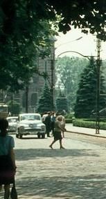 Imagini vechi din Romania... cu tovarase! - in 1973, o Warszawa - Auto