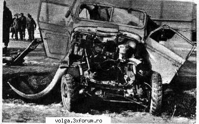 Imagini vechi din Romania... cu tovarase! - GAZ 69, accident - Auto