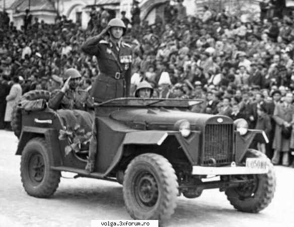 Imagini vechi din Romania... cu tovarase! - GAZ 67 la parada in Bucuresti - Auto