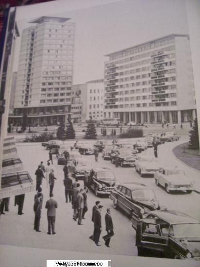 Imagini vechi din Romania... cu tovarase! - 1961 coloana oficiala - Auto