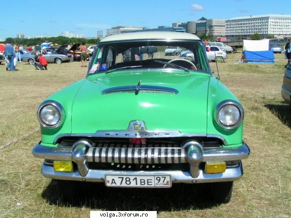 Imagini vechi din Romania... cu tovarase! - nu seamana cu volga? - Auto