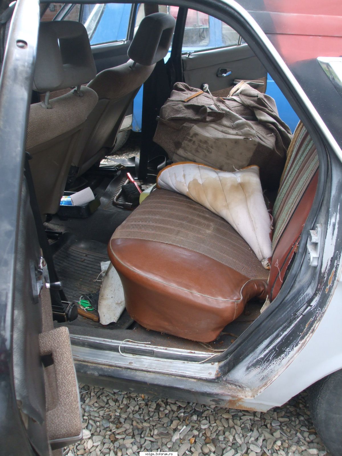 Volga M24 - bancheta spate........ incet incet, se face, sper - Socialista