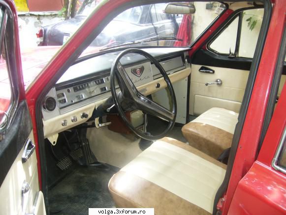 gaz 24 reconditionat - sigur aţi observat lipsa aparatului de radio - Volga M24